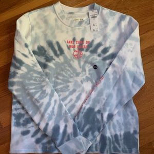 Girls /Abercrombie Kids sweatshirt /NWT /sz 15/16